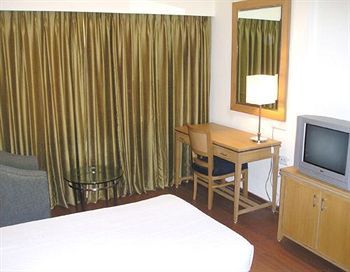 Rukmini Riviera Hotel Hyderabad Exterior foto